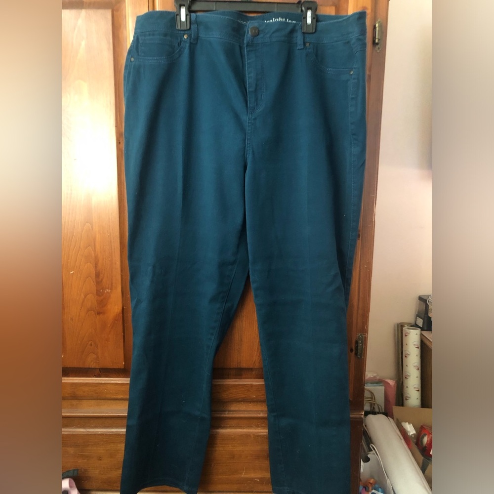 Avenue Butter Denim Teal Blue Jeans, Plus Size 20T